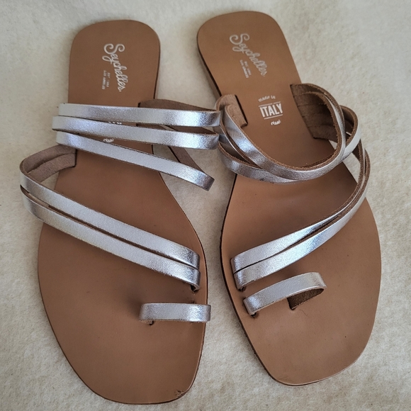 Seychelles Sandals Women's Size 8 Silver Metallic Flats Made In Italy - Picture 1 of 12